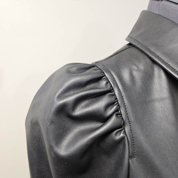 So sexy! Vegan Leather, puff-sleeve blouse - Picture 4 of 12